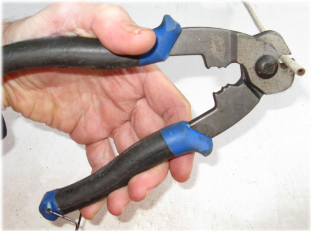 Cable cutter